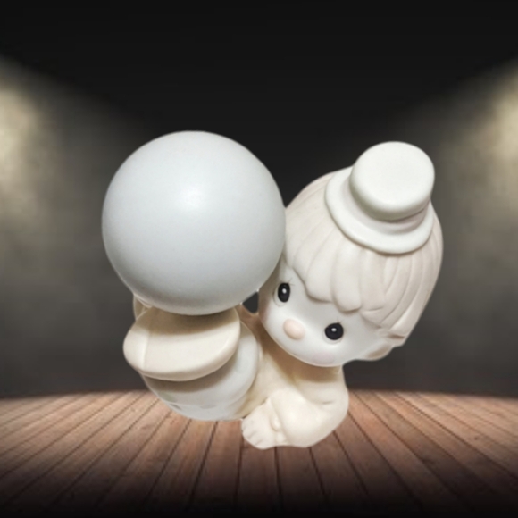 Clown Circus Child w/Ball - Picture 1 of 3